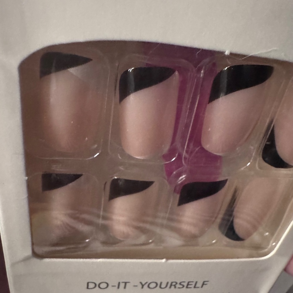 Black French Tip Press-On Nails
(free with purchase)